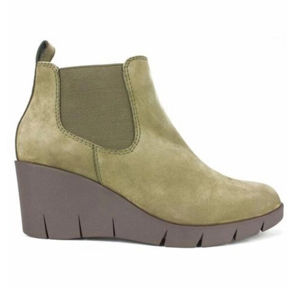 Cliffs by White Mountain Percy Wedge Chelsea Boot - Picture 3 of 6